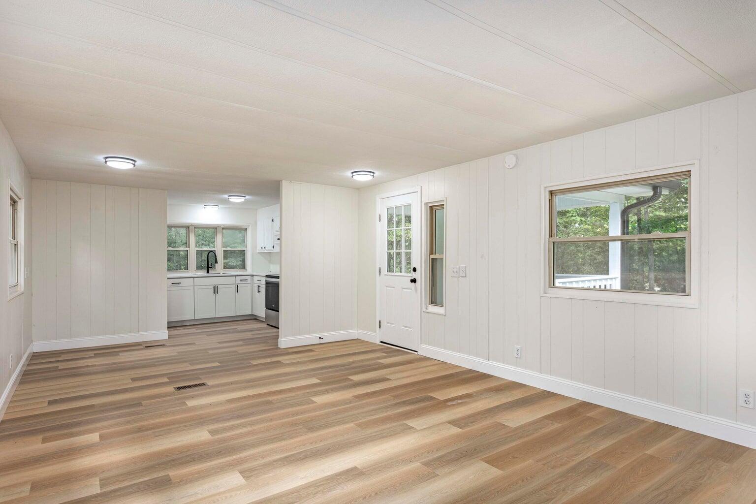 1004 Chestnut Ridge Road Spring City, TN 37381 - Photo 7 of 25 Living Room