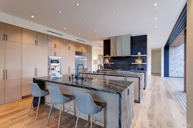 $8,977,000 | 3 Trestle Glen Circle, Tiburon, CA 94920