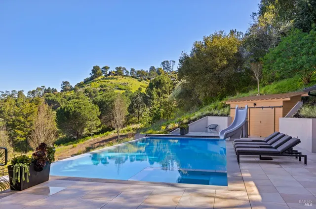 $8,977,000 | 3 Trestle Glen Circle, Tiburon, CA 94920