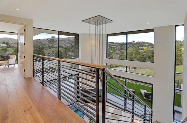 $8,977,000 | 3 Trestle Glen Circle, Tiburon, CA 94920