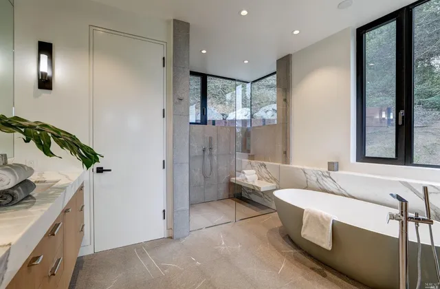 $8,977,000 | 3 Trestle Glen Circle, Tiburon, CA 94920