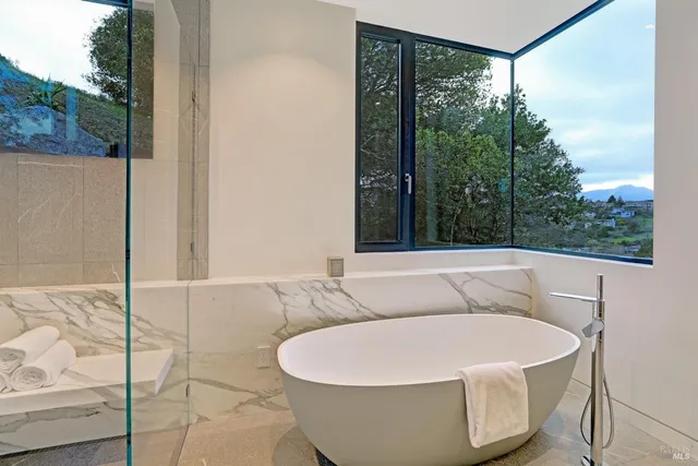 $8,977,000 | 3 Trestle Glen Circle, Tiburon, CA 94920