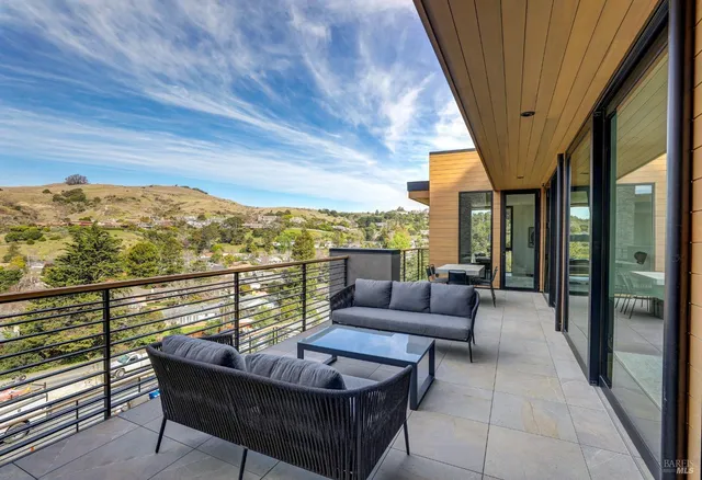 $8,977,000 | 3 Trestle Glen Circle, Tiburon, CA 94920