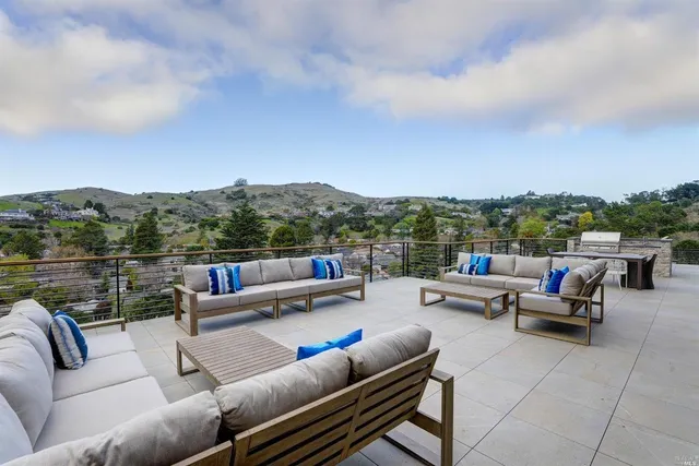 $8,977,000 | 3 Trestle Glen Circle, Tiburon, CA 94920