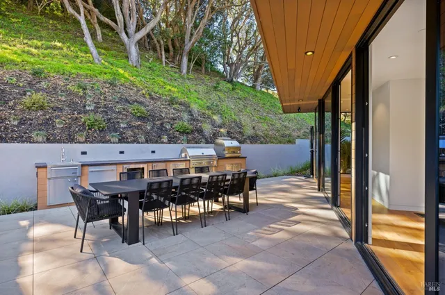 $8,977,000 | 3 Trestle Glen Circle, Tiburon, CA 94920