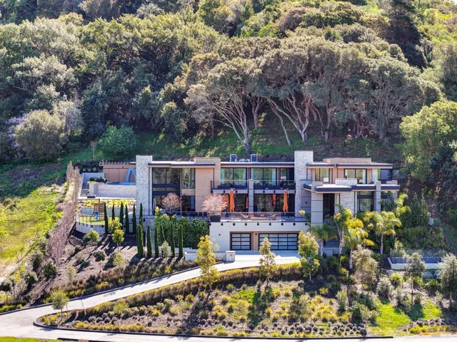 $8,977,000 | 3 Trestle Glen Circle, Tiburon, CA 94920