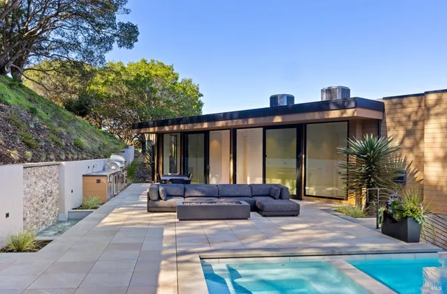 $8,977,000 | 3 Trestle Glen Circle, Tiburon, CA 94920