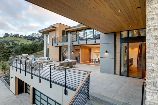 $8,977,000 | 3 Trestle Glen Circle, Tiburon, CA 94920