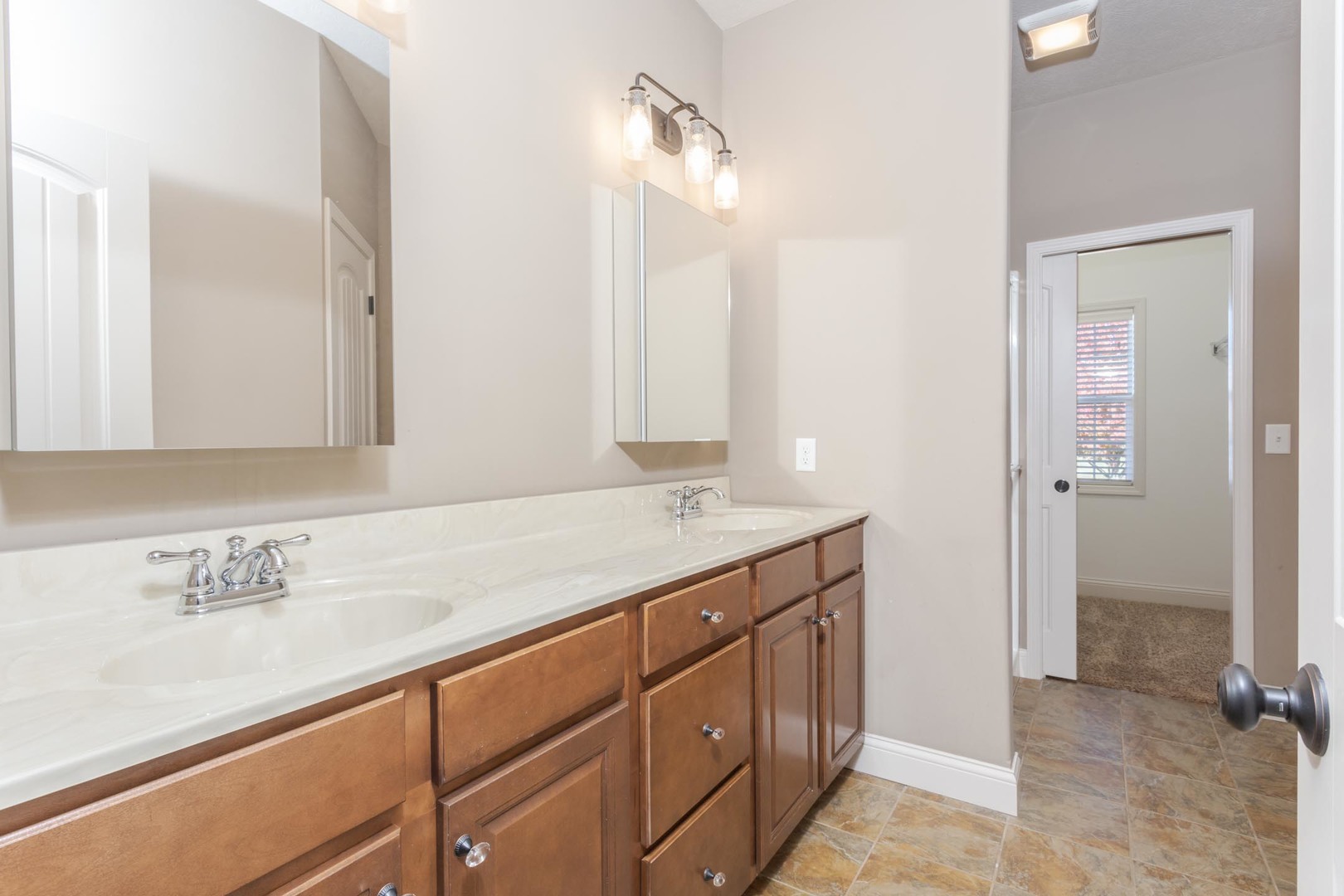 2004 Escalade Road Bloomington, IL 61705 - Photo 17 of 30 Gallery Image 17