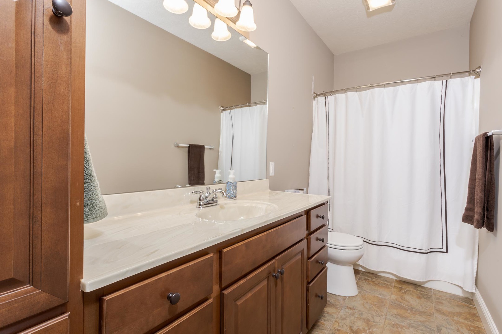 2004 Escalade Road Bloomington, IL 61705 - Photo 20 of 30 Gallery Image 20