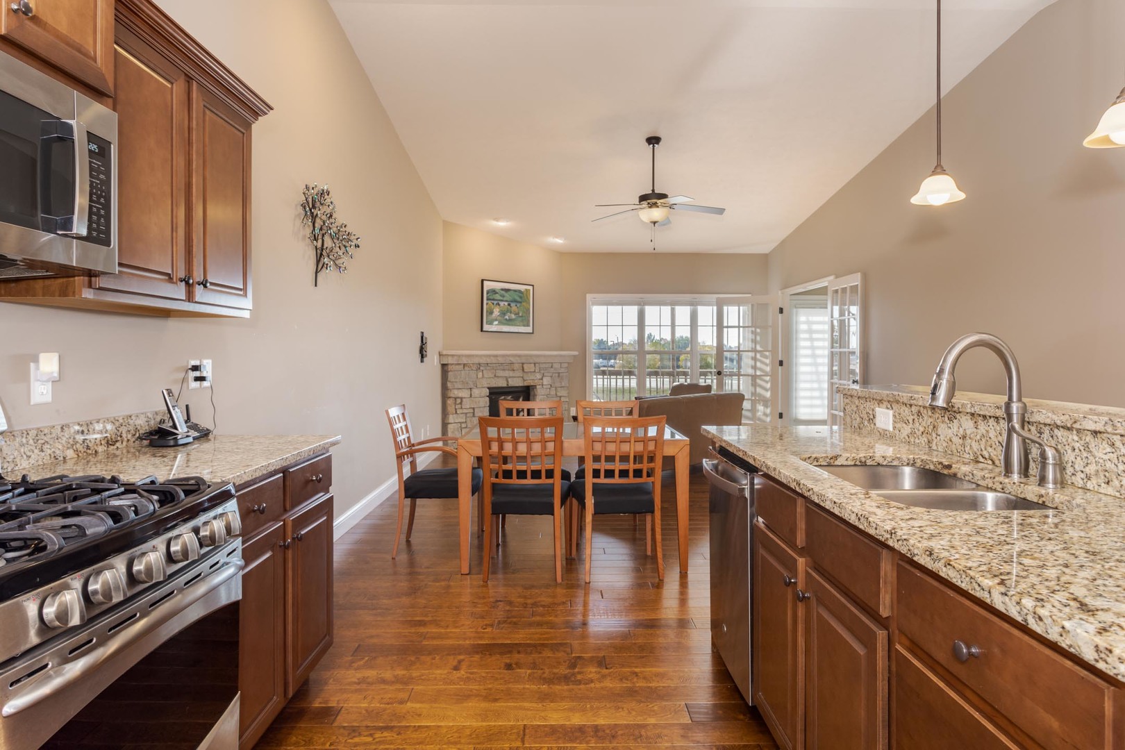 2004 Escalade Road Bloomington, IL 61705 - Photo 9 of 30 Gallery Image 9
