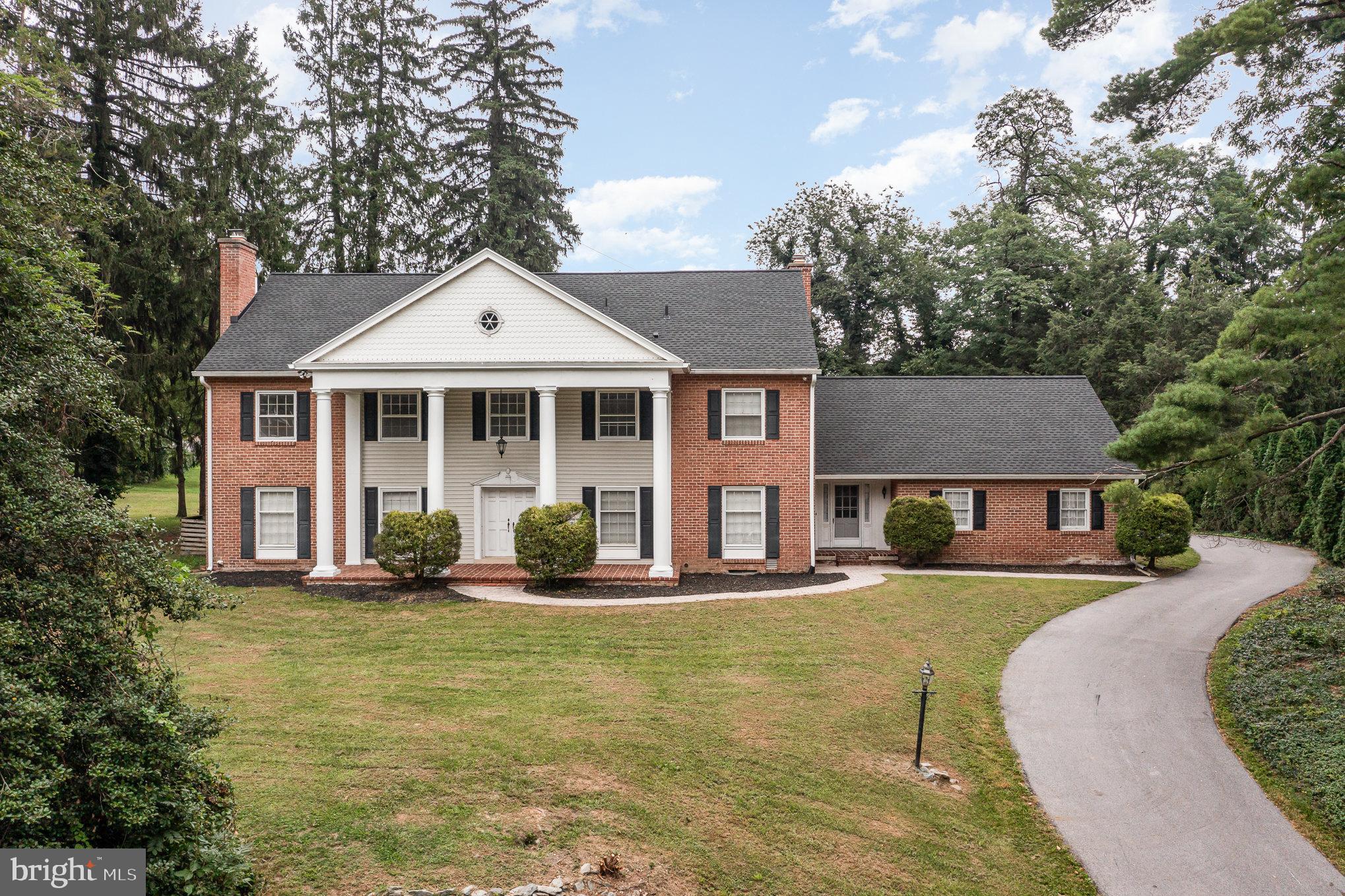 109 Lyn Circle York, PA 17403 - Photo 2 of 50