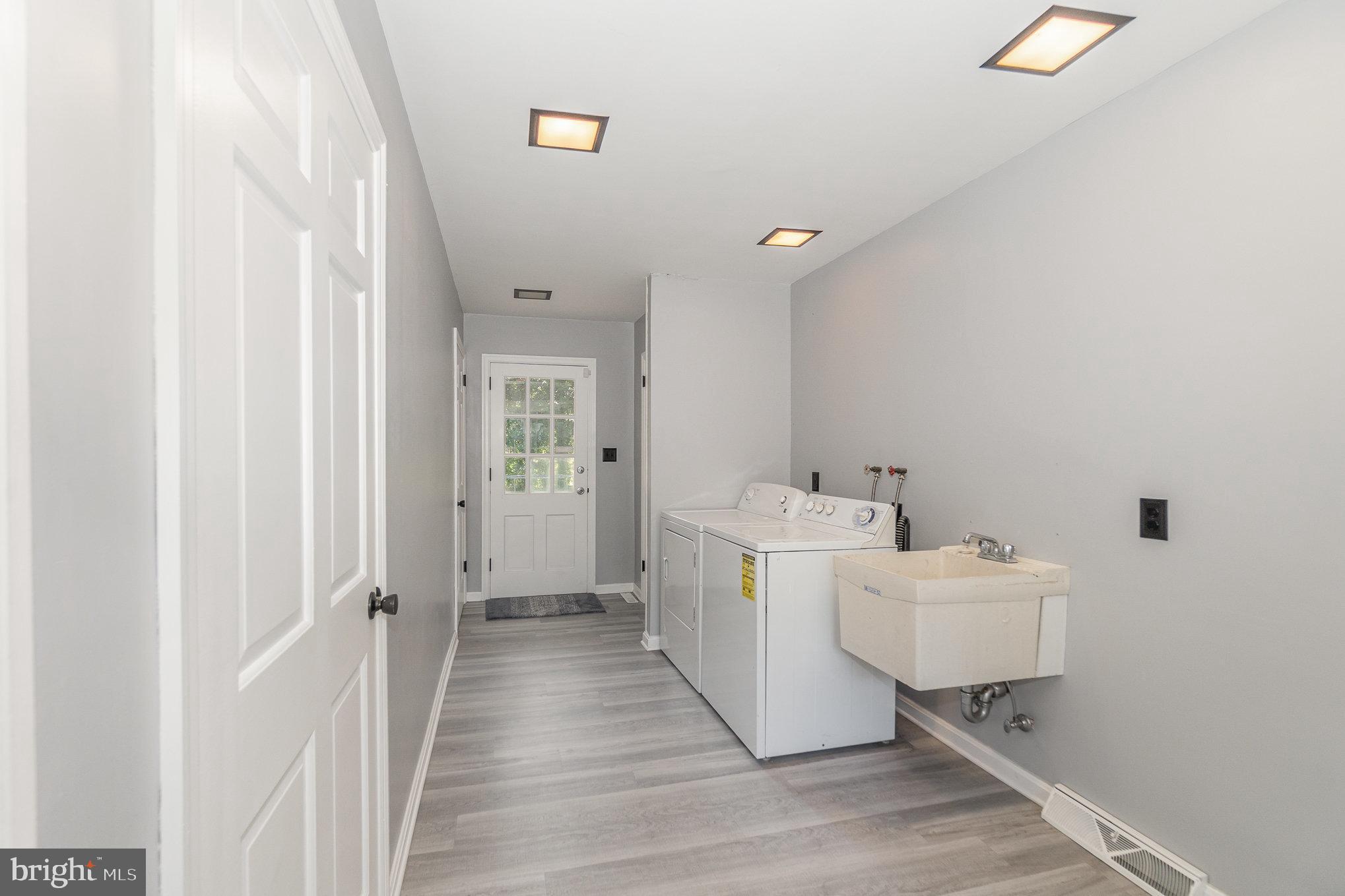 109 Lyn Circle York, PA 17403 - Photo 21 of 50