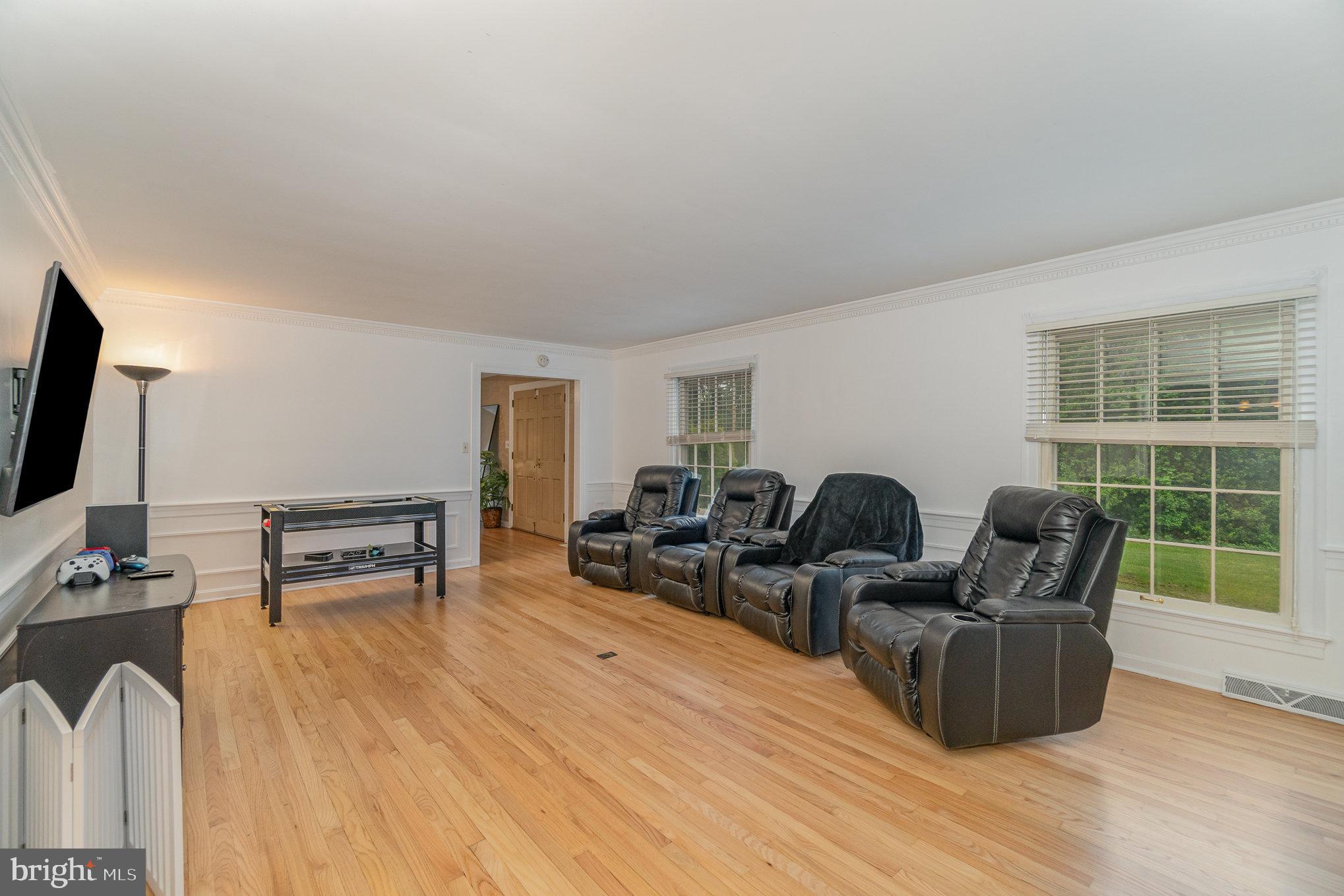 109 Lyn Circle York, PA 17403 - Photo 8 of 50