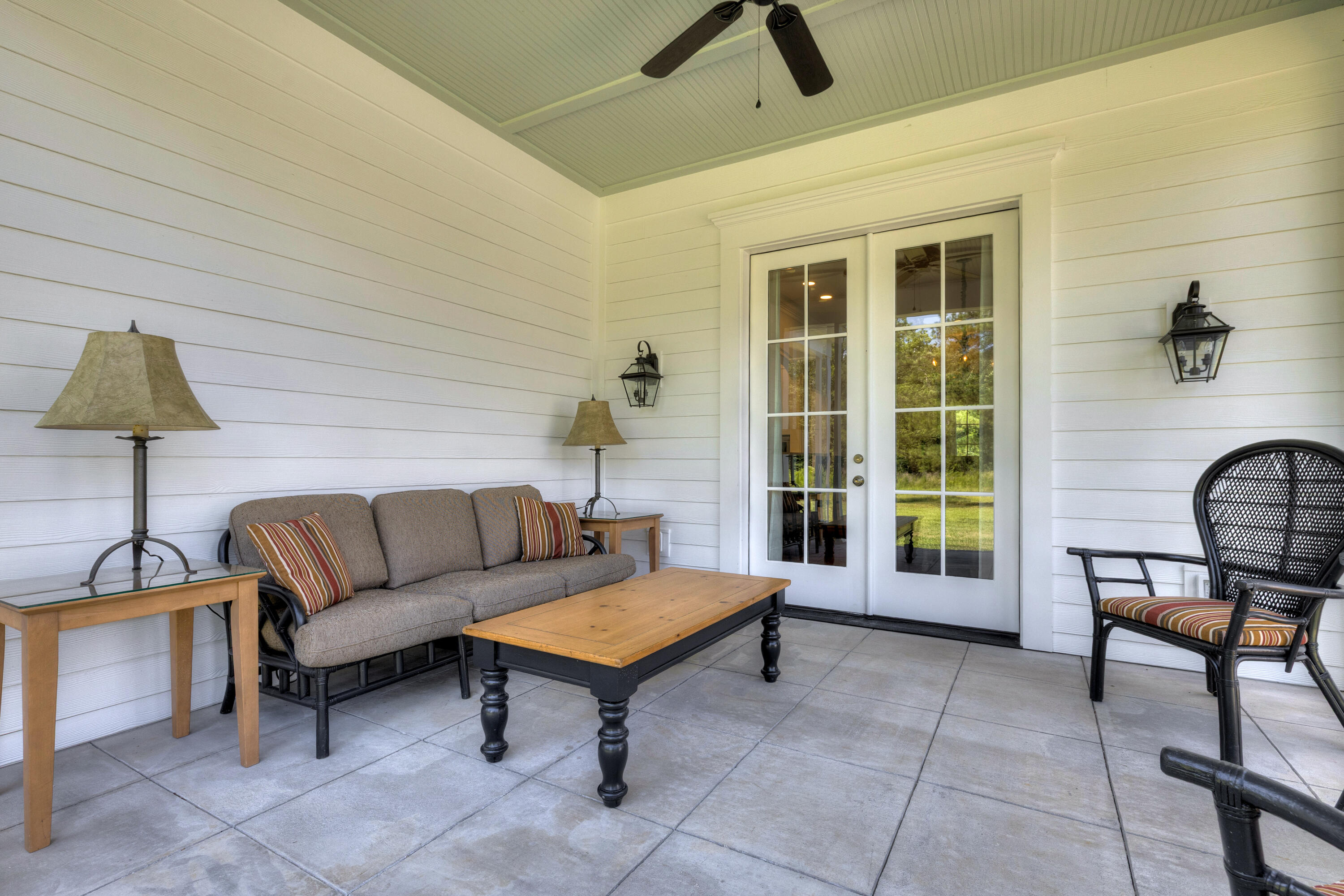 1646 Cleveland Street Elloree, SC 29047 - Photo 5 of 54 10