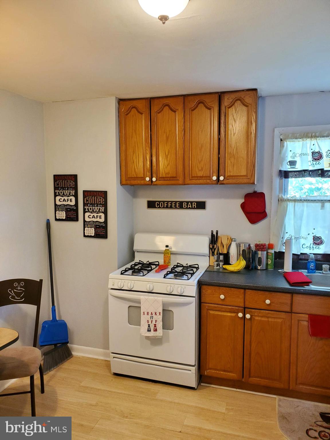 32 Edgewater Avenue Westville, NJ 08093 - Photo 19 of 40 Efficiency upper floor with river view deck