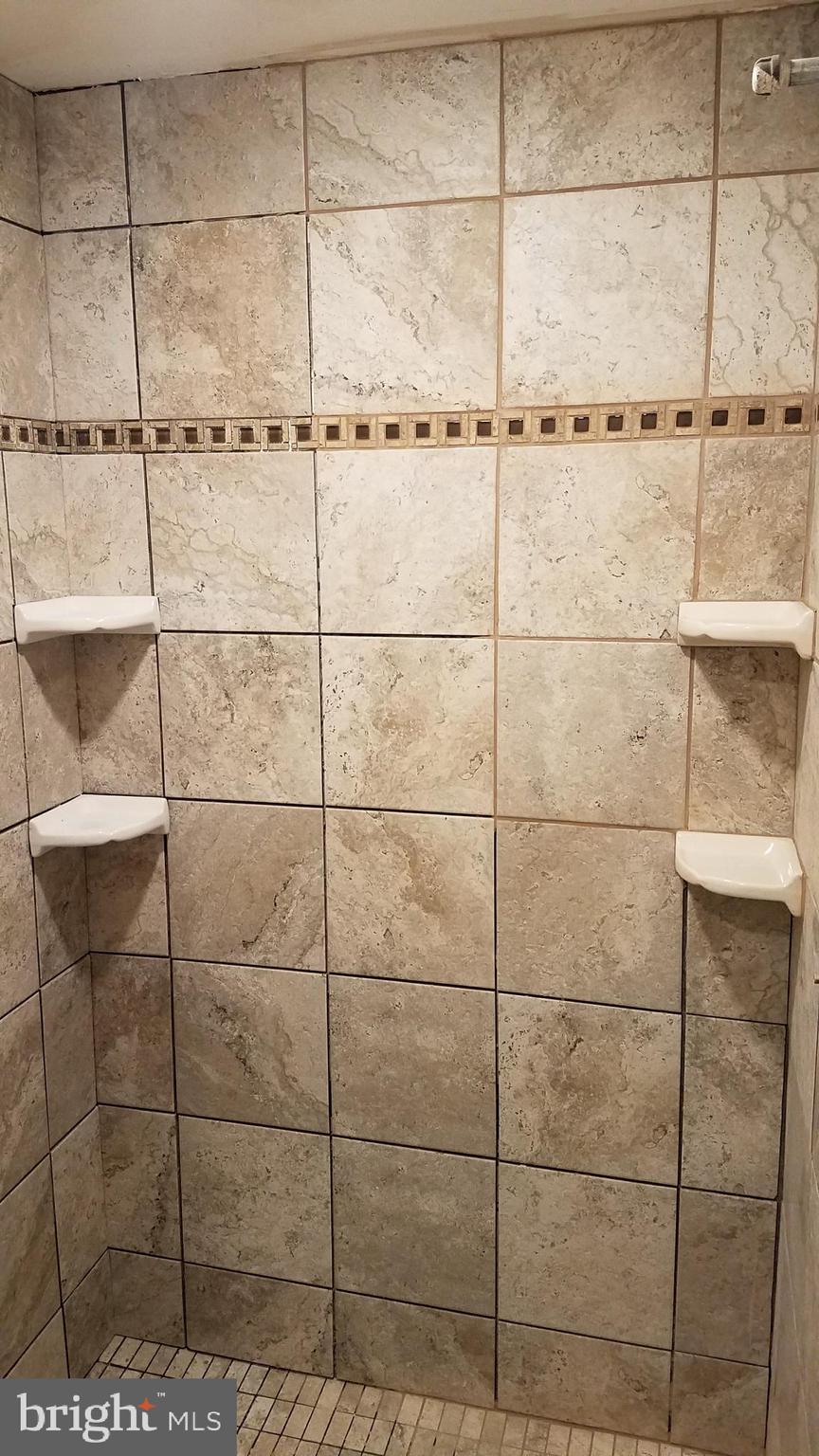 32 Edgewater Avenue Westville, NJ 08093 - Photo 27 of 40 Downstairs unit 2/1