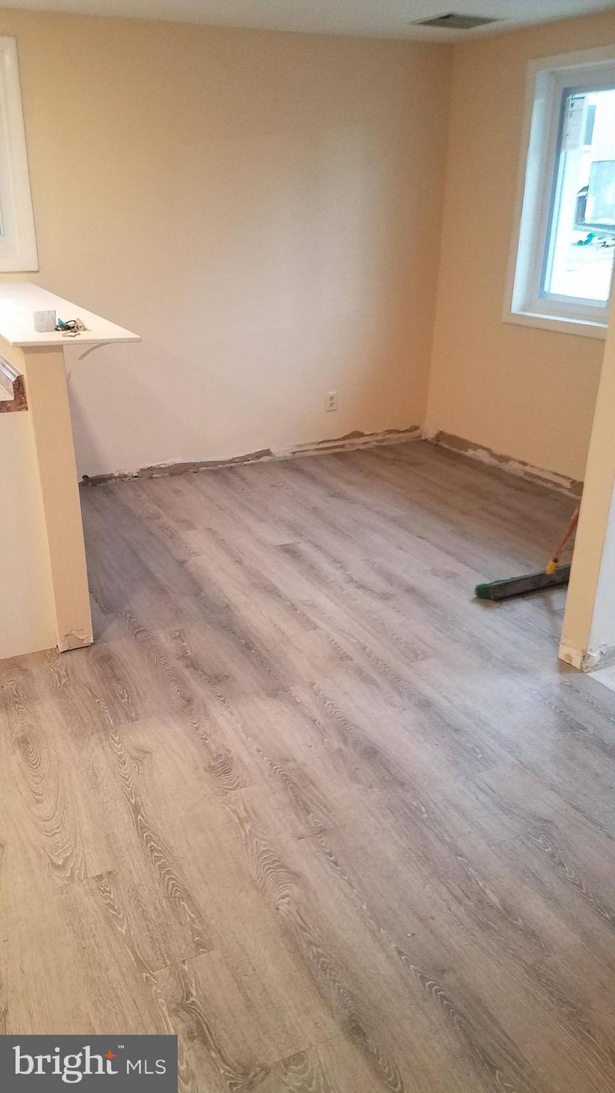 32 Edgewater Avenue Westville, NJ 08093 - Photo 32 of 40 Upstairs 2/1