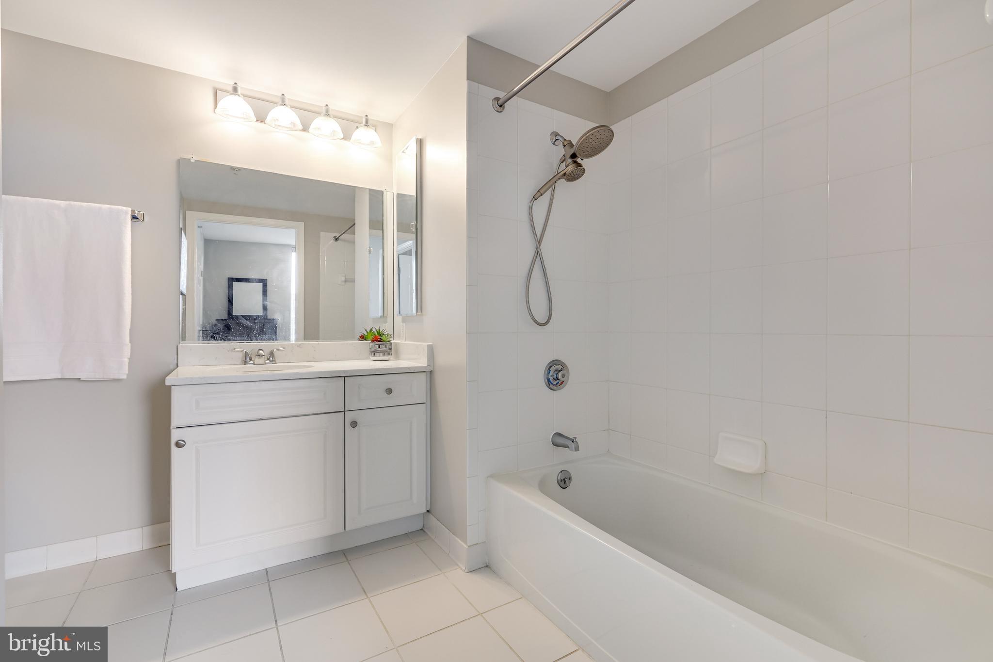 2726 Gallows Road, Unit 708 Vienna, VA 22180 - Photo 23 of 38 2nd Full Bath