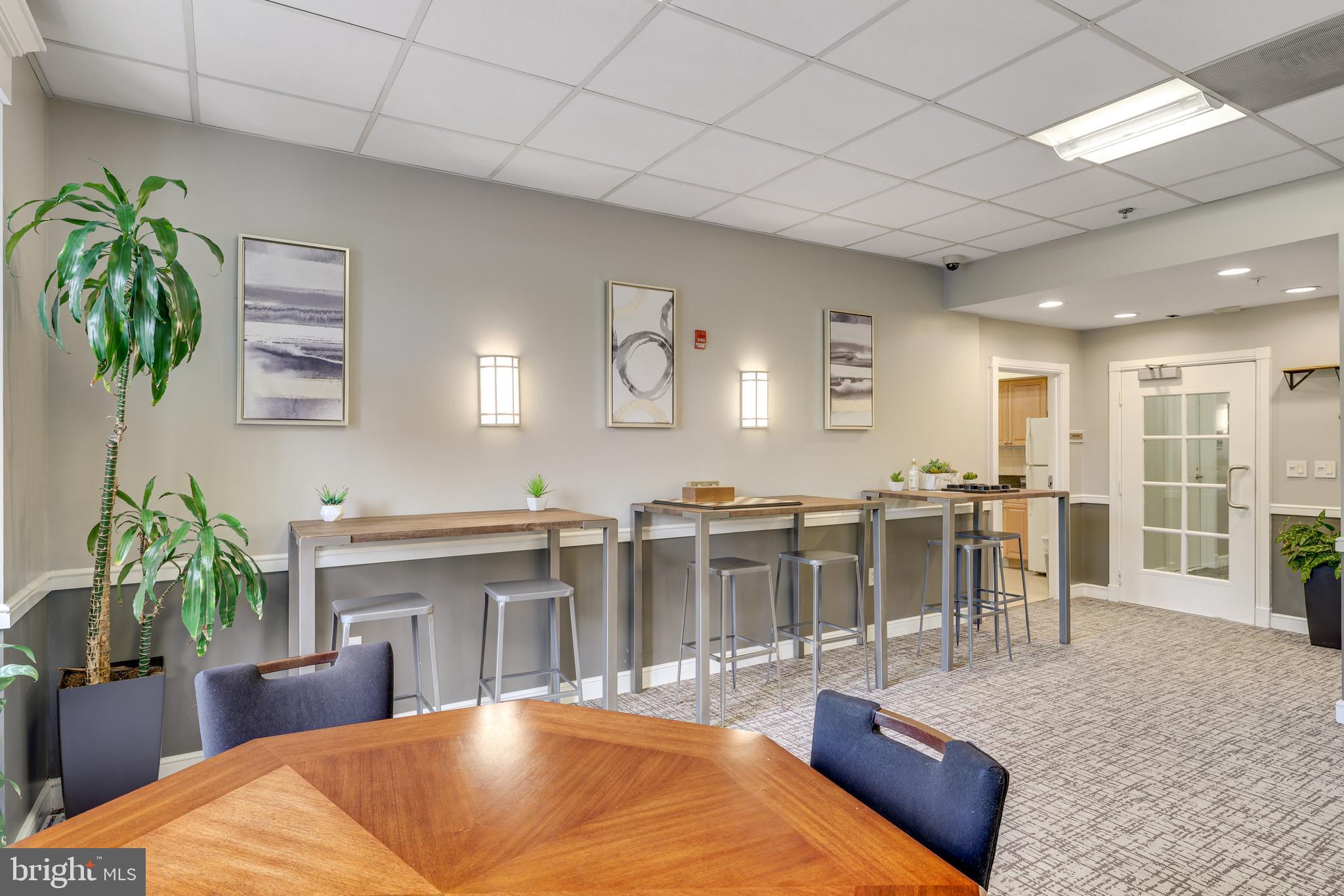 2726 Gallows Road, Unit 708 Vienna, VA 22180 - Photo 30 of 38 Meeting Space