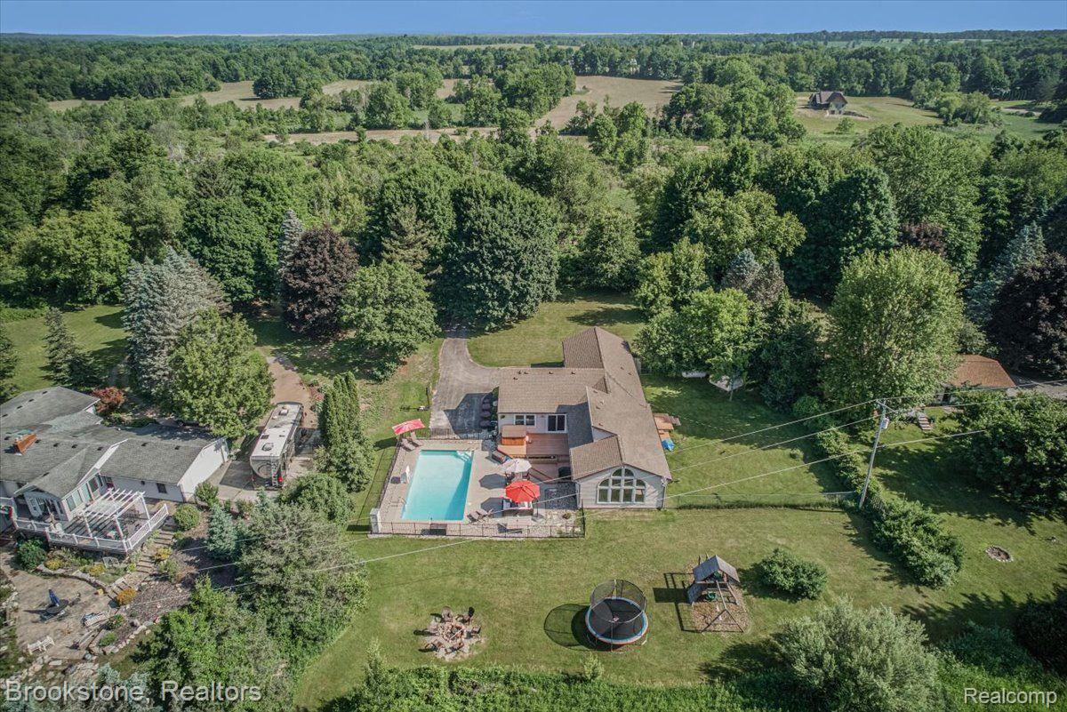 12824 Clyde Road Fenton, MI 48430 - Photo 44 of 57 Gallery Image 44