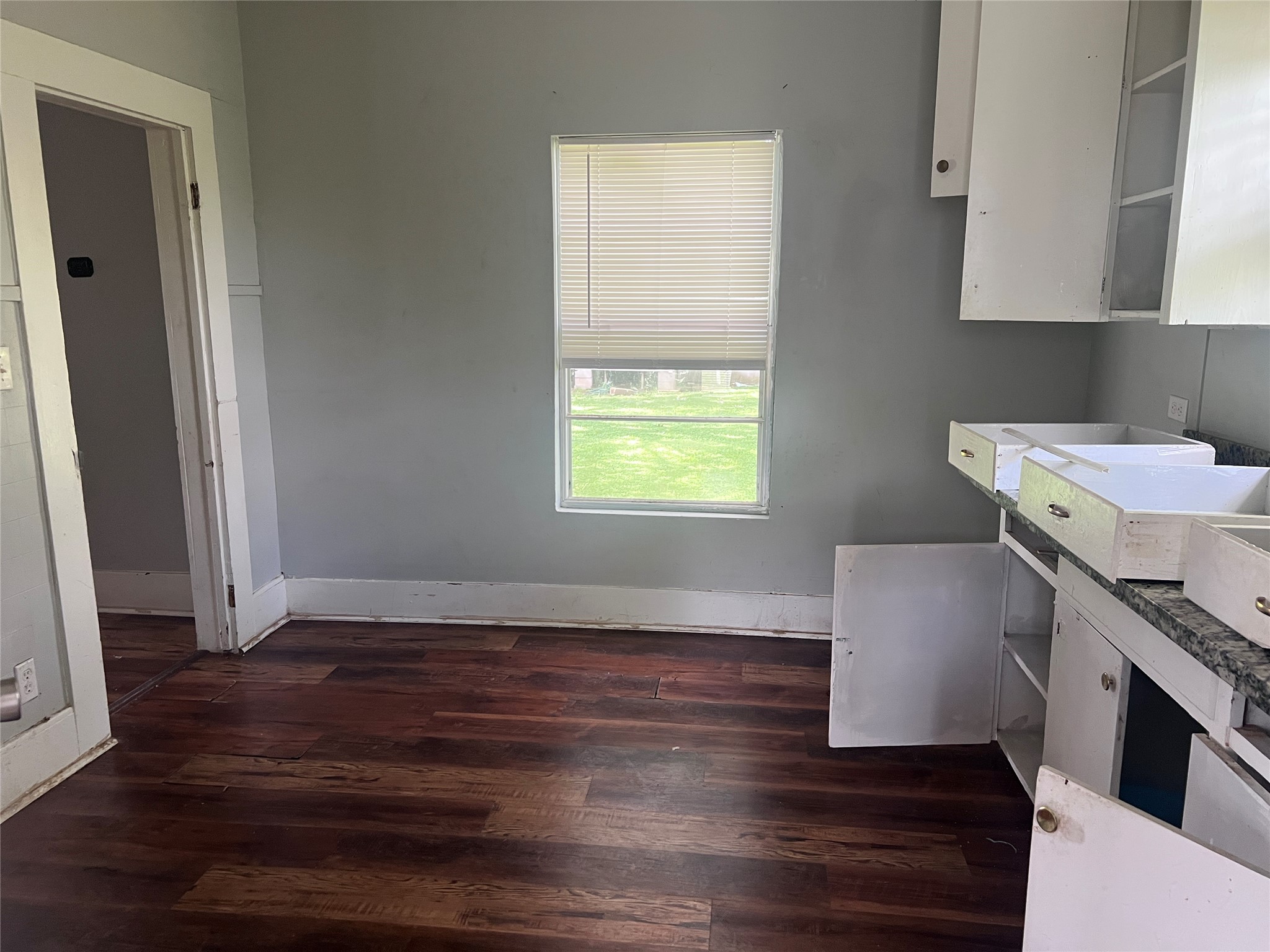 613 Harrison Lane Wharton, TX 77488 - Photo 9 of 10 a room with furniture and a window