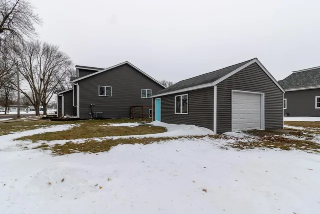 $389,900 | 402 Cedar Street, Nicollet, MN 56074