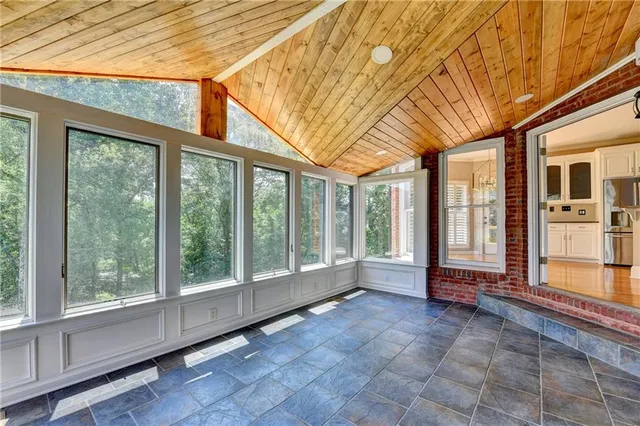 $1,050,000 | 6010 Somerset Court, Suwanee, GA 30024