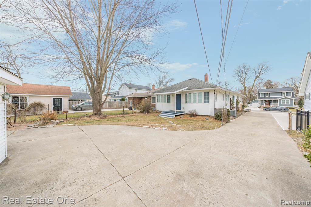 421 North Castell Avenue Rochester, MI 48307 - Photo 37 of 50