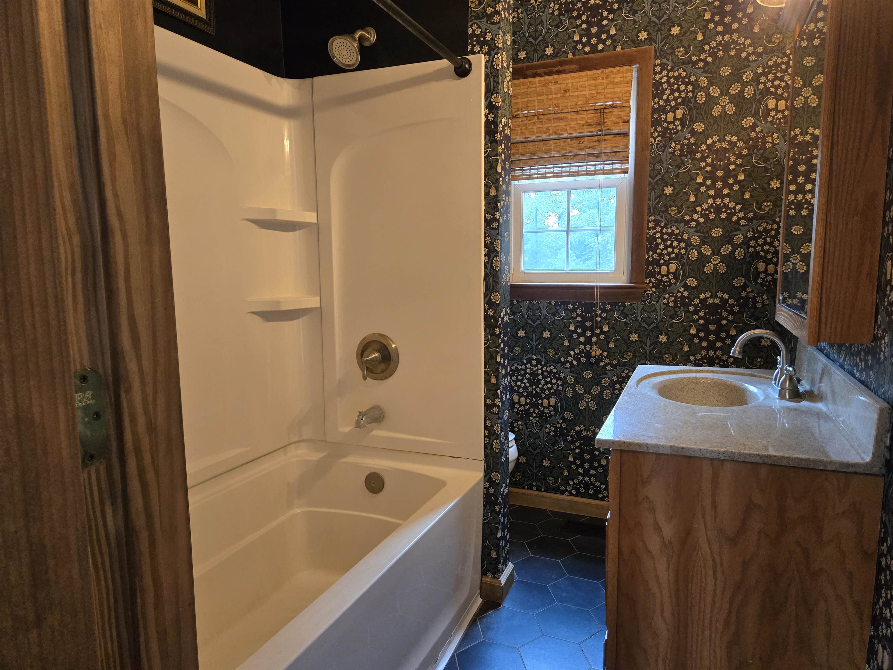 604 Oak Leaf Road Luray, VA 22835 - Photo 12 of 34 Gallery Image 12