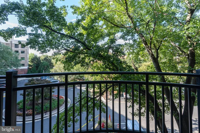 $585,000 | 3401 38th Street Northwest, Unit 316, Washington, DC 20016