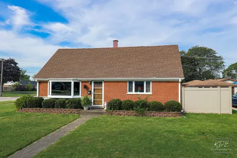 $389,900 | 9236 Pembroke Lane, Bridgeview, IL 60455