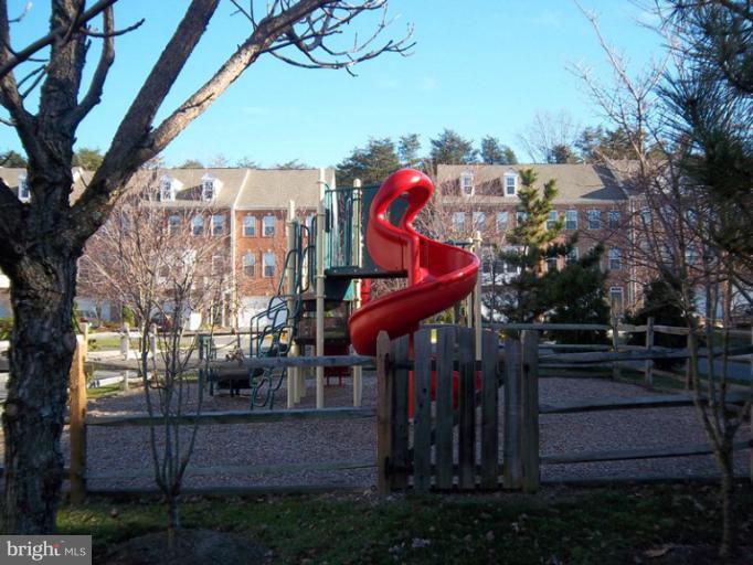 14022 Sawteeth Way Centreville, VA 20121 - Photo 12 of 24 Playground