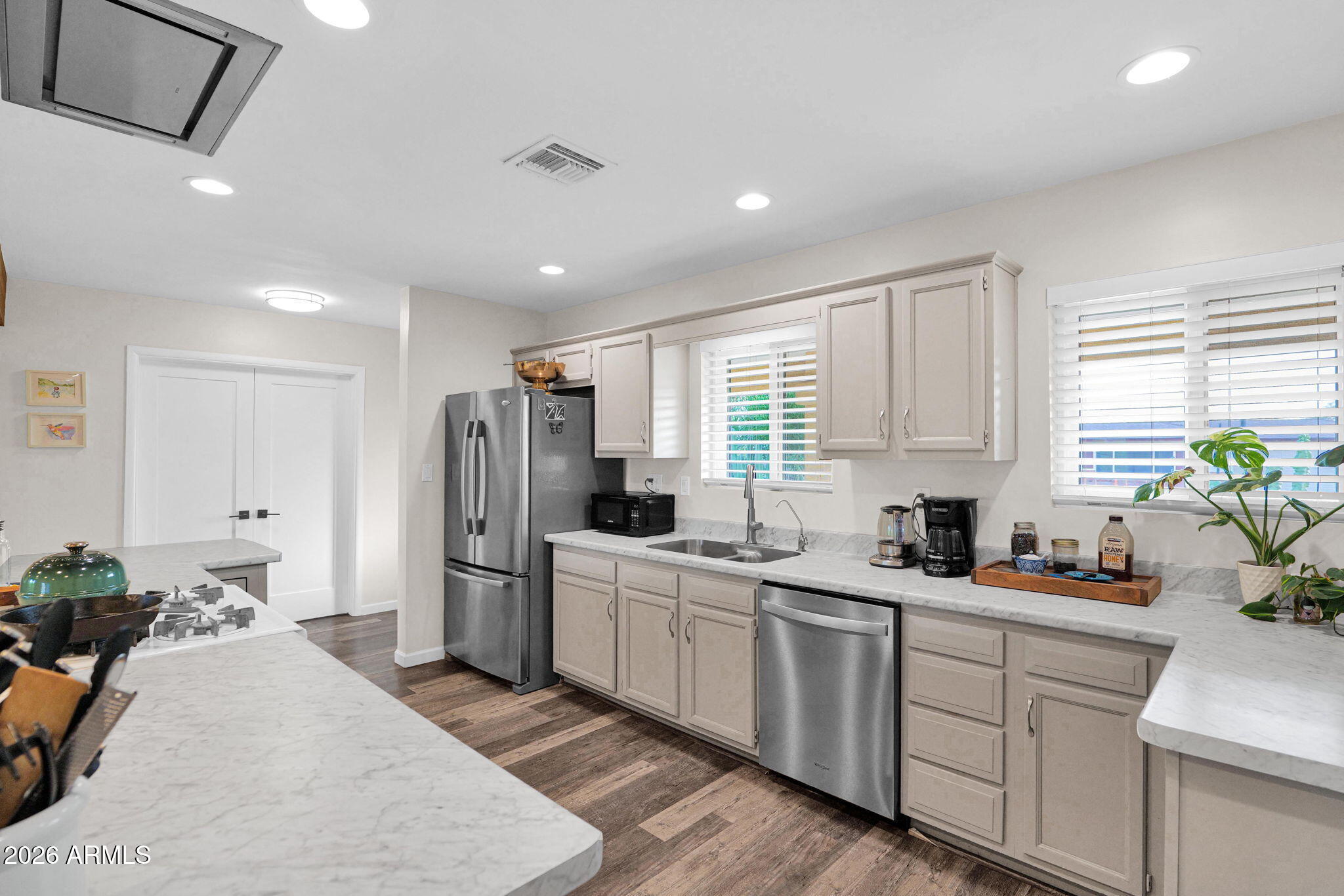 1612 West Ocotillo Road Phoenix, AZ 85015 - Photo 10 of 26 9-web-or-mls-P1460752