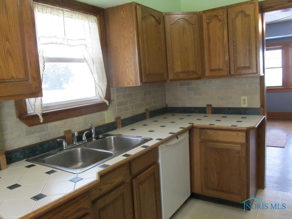 2129 Mansfield Road Toledo, OH 43613 - Photo 7 of 15 Gallery Image 7