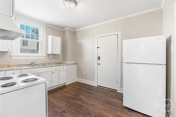 $2,400 | 802 East 36th Street, Savannah, GA 31401