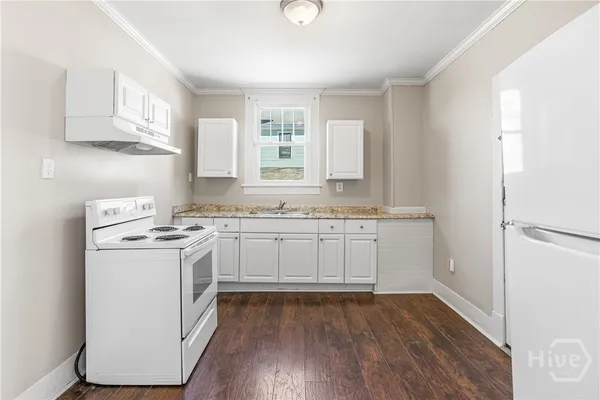$2,400 | 802 East 36th Street, Savannah, GA 31401