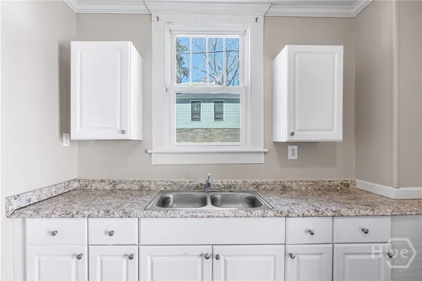 $2,400 | 802 East 36th Street, Savannah, GA 31401