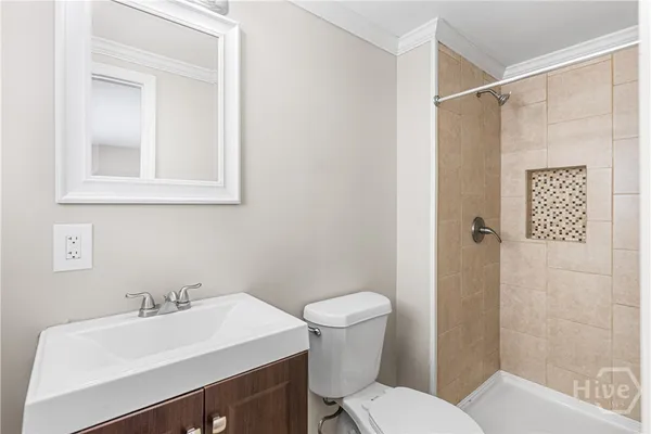 $2,400 | 802 East 36th Street, Savannah, GA 31401