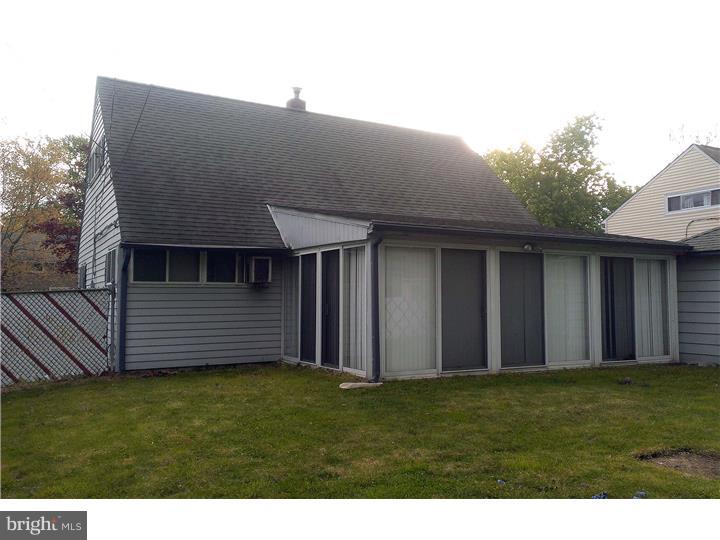 22 Grapevine Road Levittown, PA 19057 - Photo 4 of 23