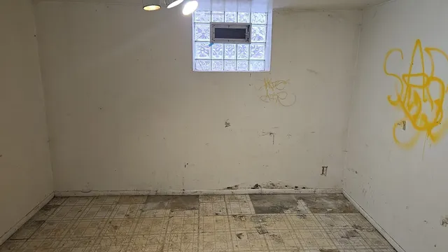 a view of utility room