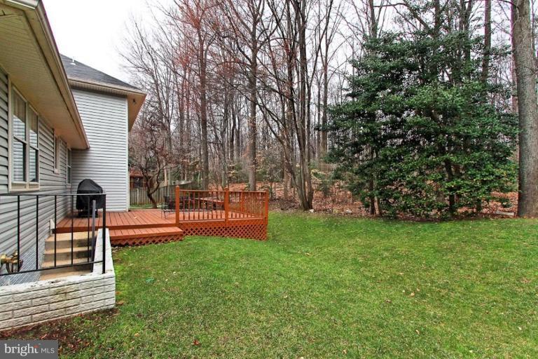 7806 Huntsman Boulevard Springfield, VA 22153 - Photo 19 of 20 Deck