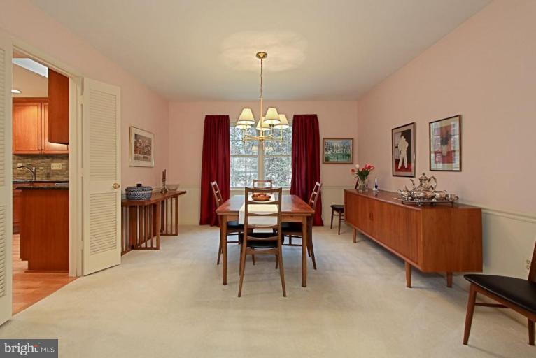 7806 Huntsman Boulevard Springfield, VA 22153 - Photo 8 of 20 Dining Room