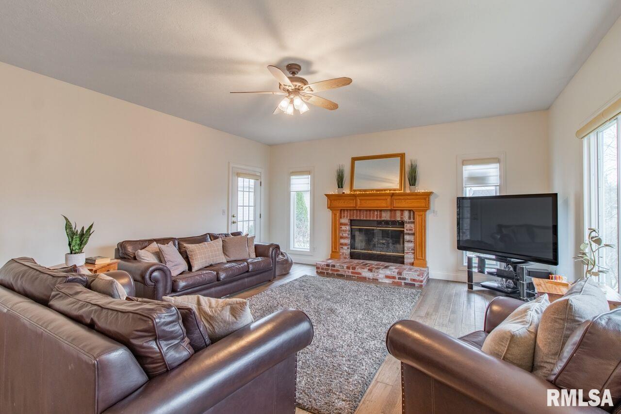 1232 Autumn Ridge Court Morton, IL 61550 - Photo 15 of 40 Gallery Image 15