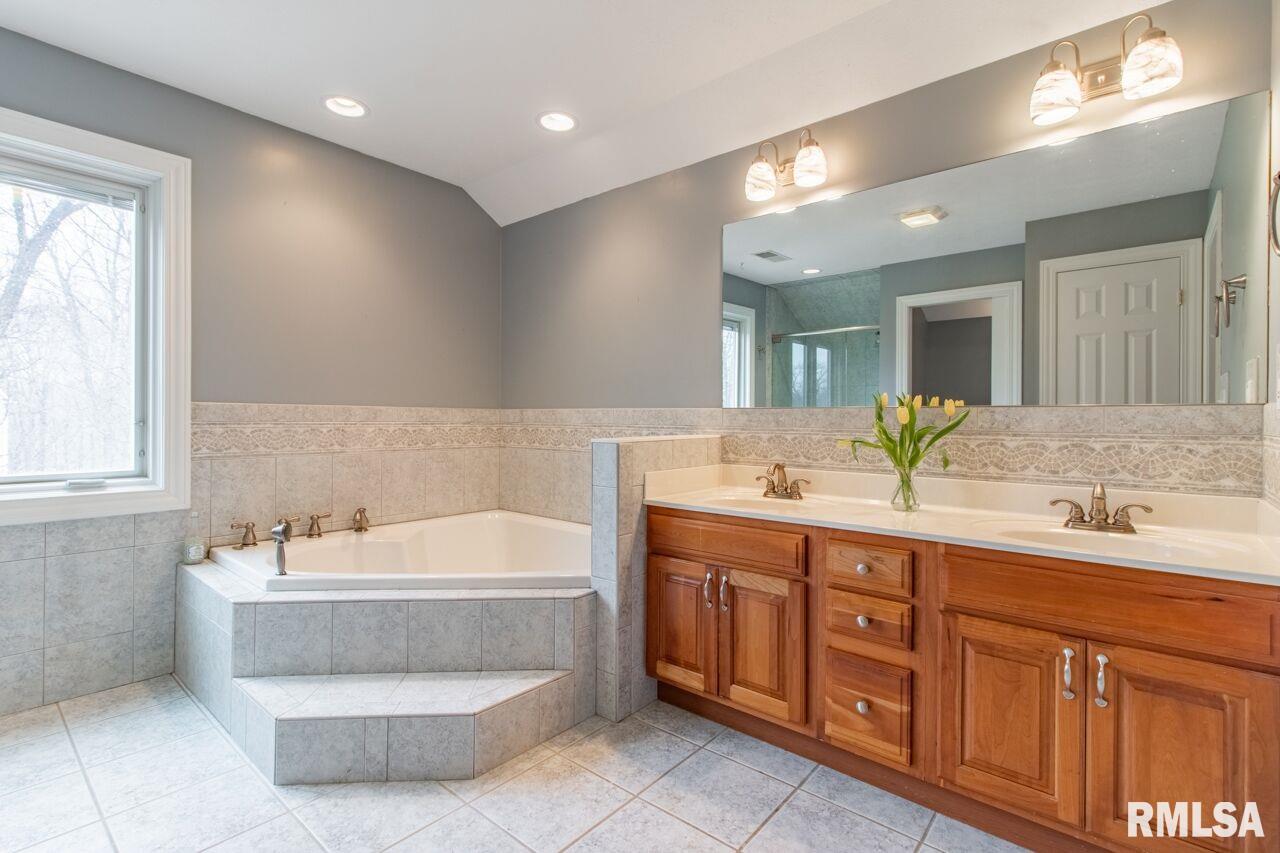 1232 Autumn Ridge Court Morton, IL 61550 - Photo 25 of 40 Gallery Image 25
