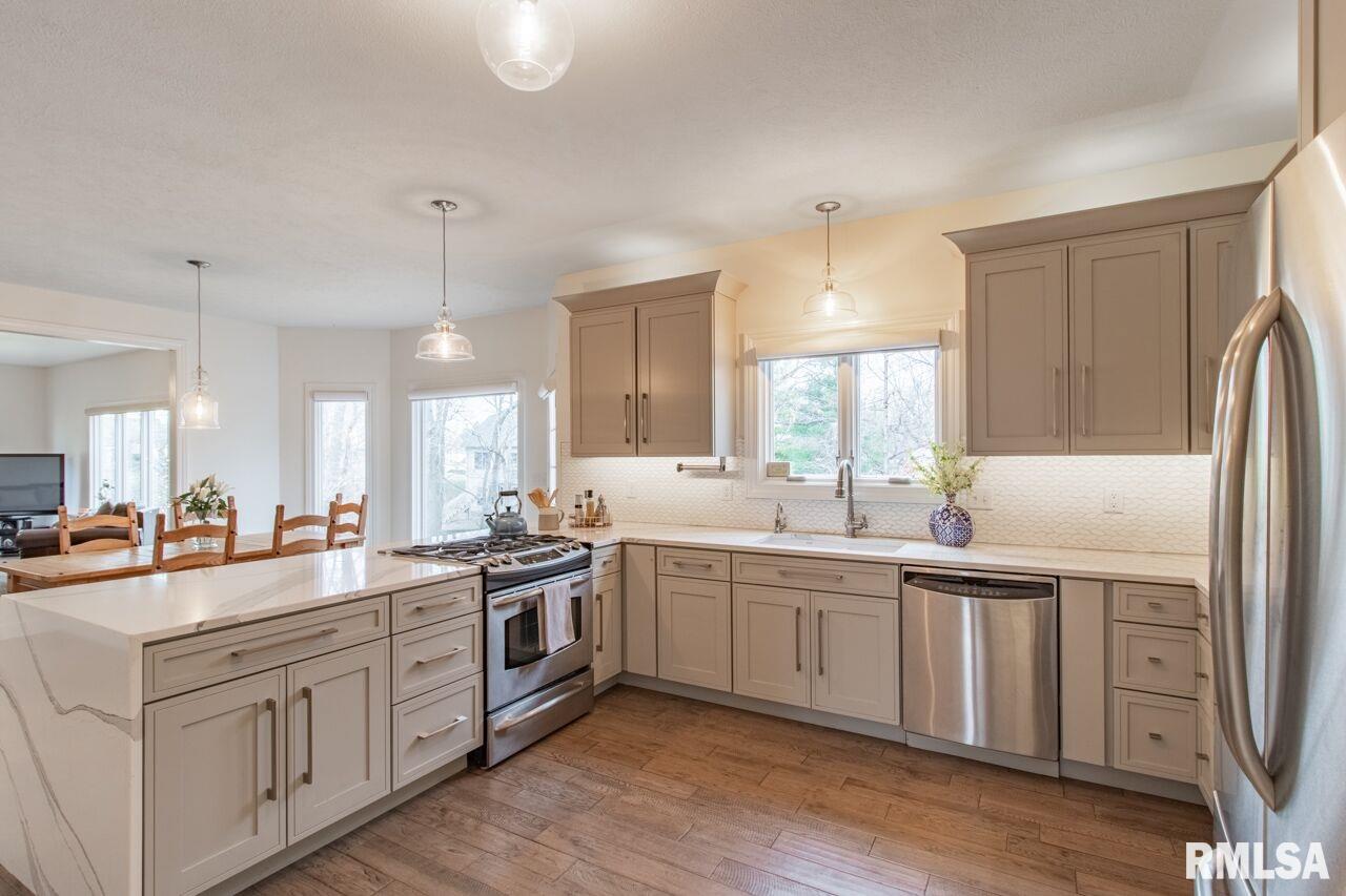 1232 Autumn Ridge Court Morton, IL 61550 - Photo 7 of 40 Gallery Image 7