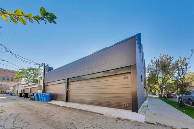 $650,000 | 2456 West Cortez Street, Unit 2E, Chicago, IL 60622