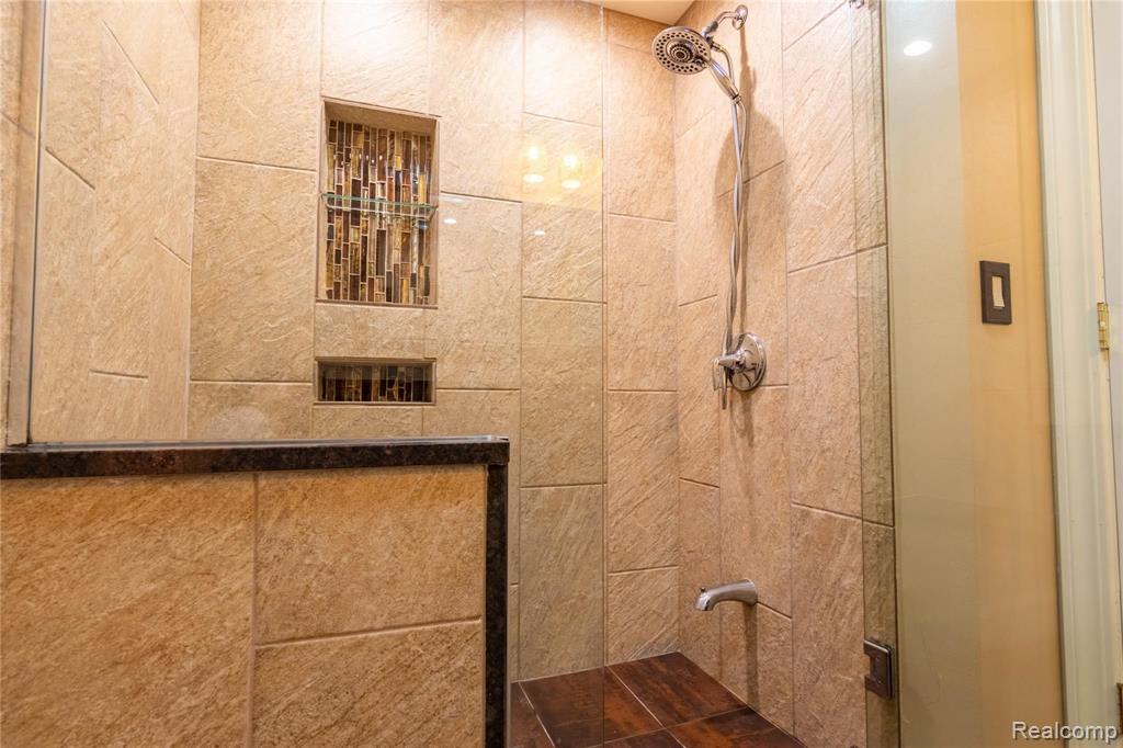 33414 Old Timber Road Farmington, MI 48331 - Photo 25 of 36