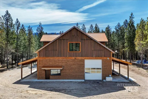 $4,500,000 | 9512-9516 Packer John Road, Cascade, ID 83611