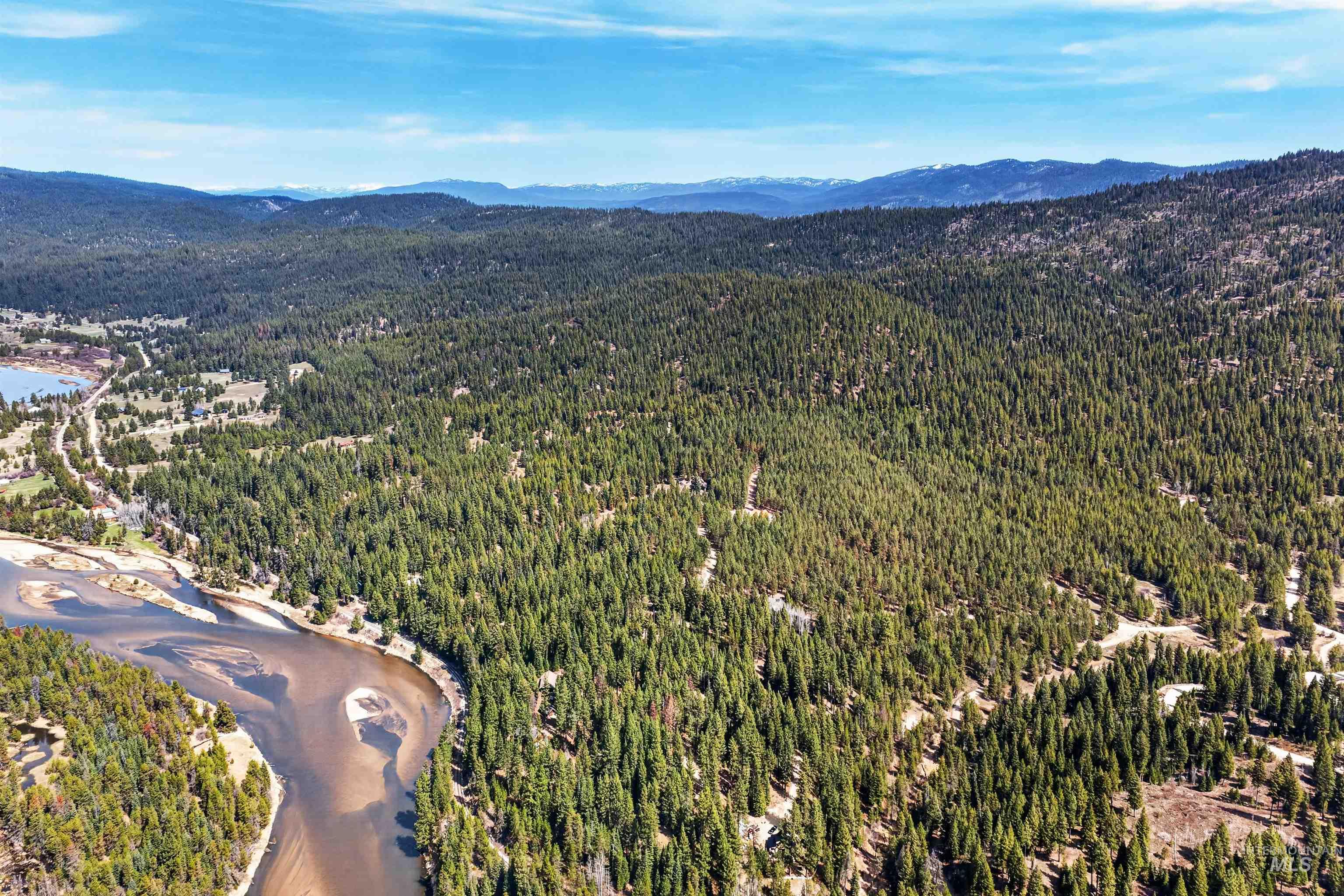 9512-9516 Packer John Road Cascade, ID 83611 - Photo 11 of 50